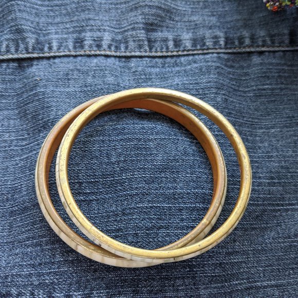 Vintage Shell Inlay Bangle Bracelet - Picture 4 of 6